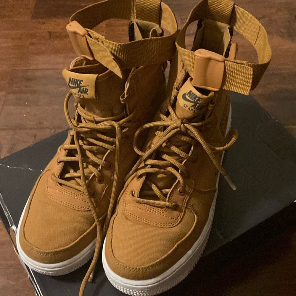 I am selling Nike Airforce 1 . As is . They are lightly worn.